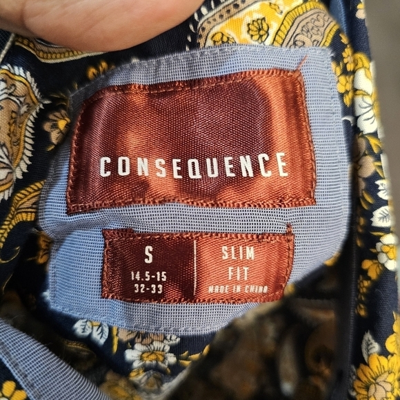 CONSEQUENCE Slim fit size small men Paisley shirt. - Picture 3 of 16